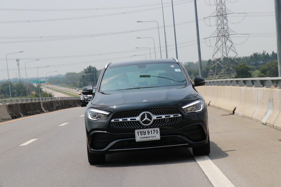 Mercedes Benz GLA 200 12