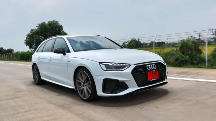 New Audi A4 Avant Pic Open