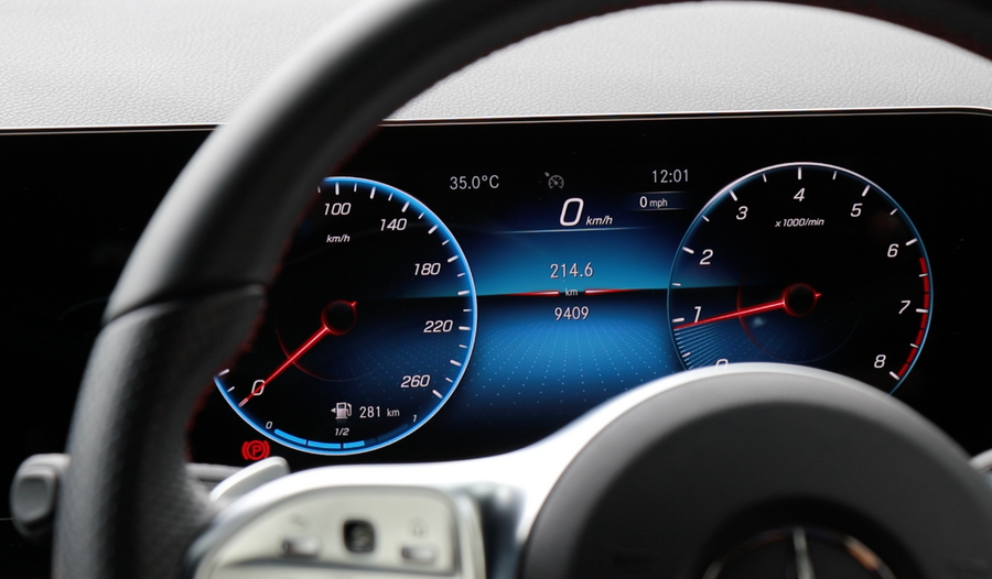 Mercedes Benz GLA 200 6 