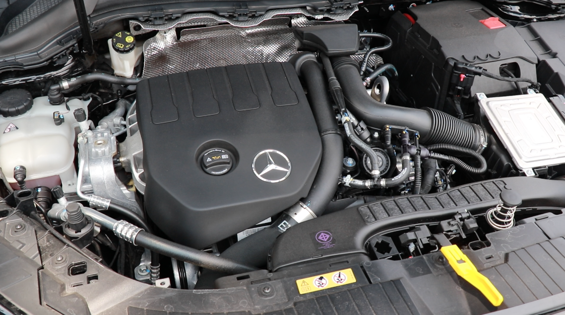 Mercedes Benz GLA 200 9