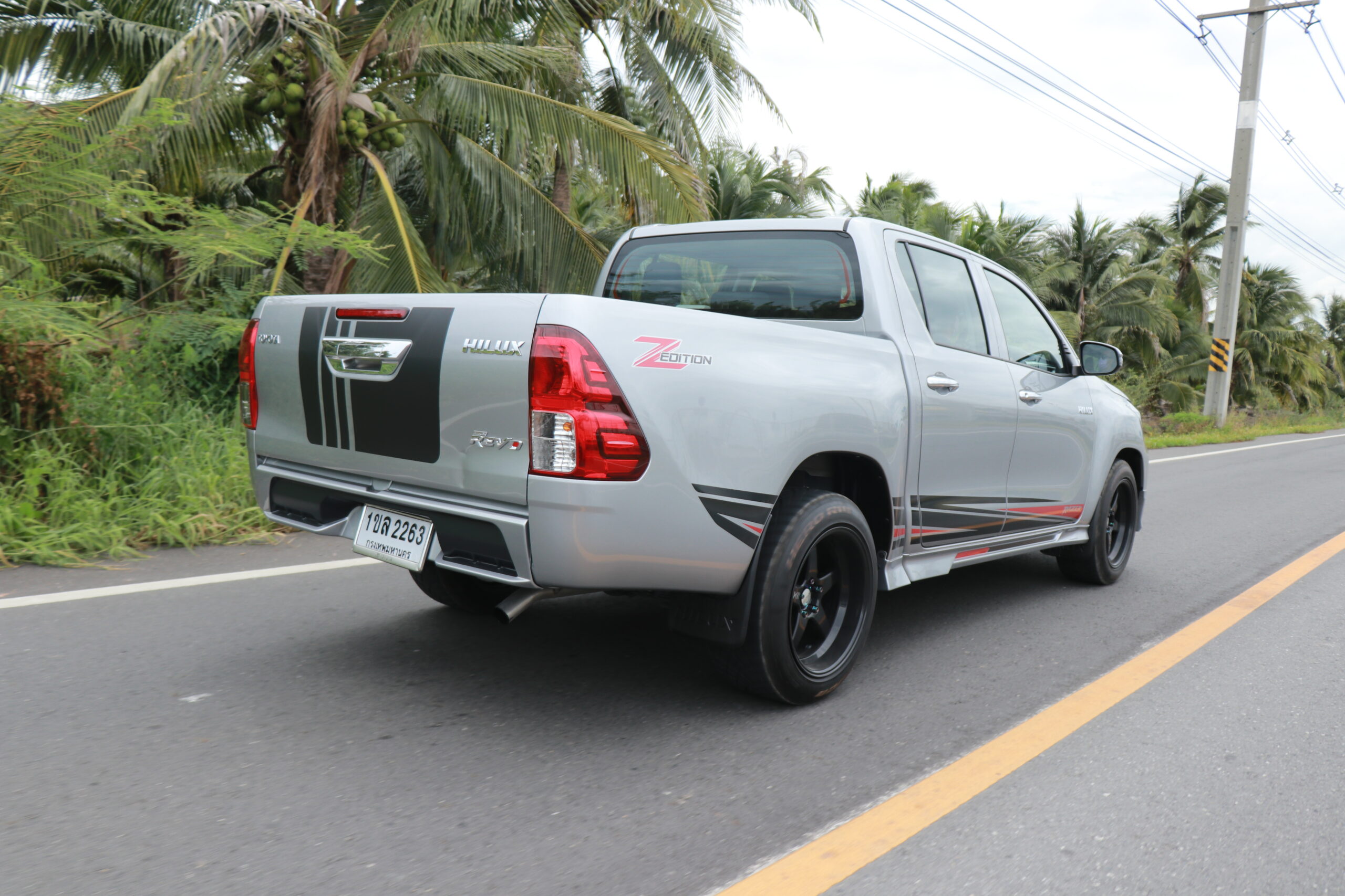 Toyota Hilux Revo Z-Edition 9