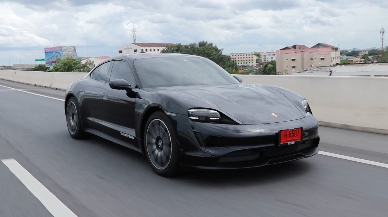 Porsche Taycan Base 7
