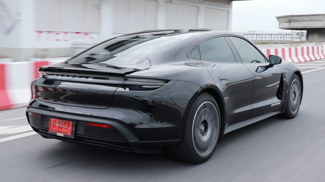 Porsche Taycan Base 13