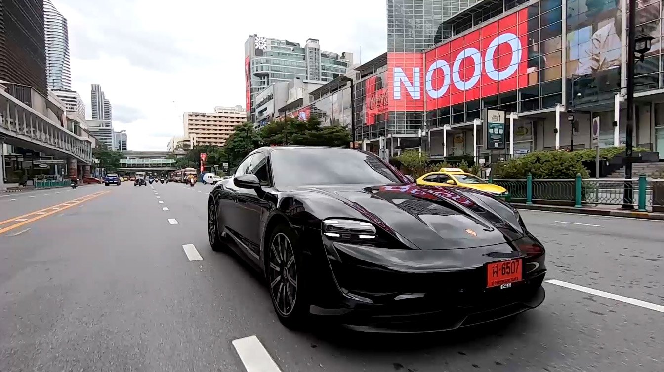 Porsche Taycan Base 10