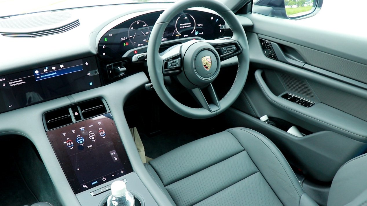 Porsche Taycan Base 5