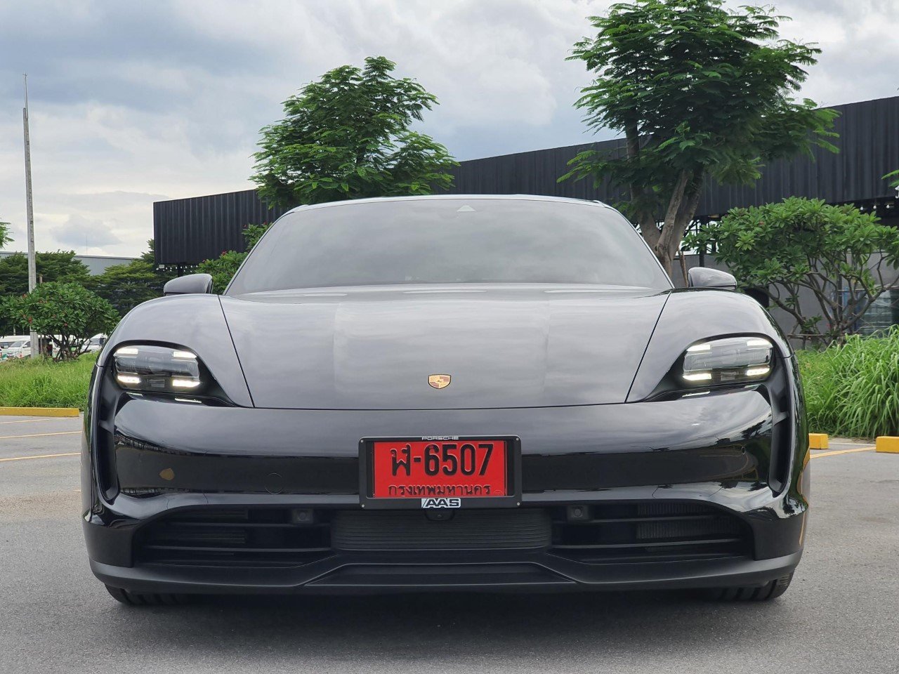 Porsche Taycan Base 3
