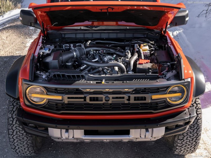 Ford Bronco Raptor 4