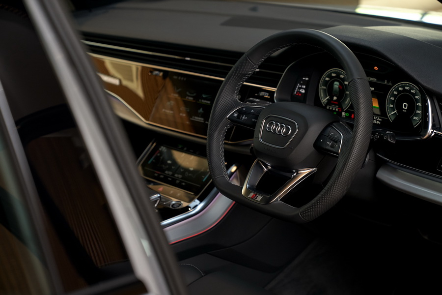 Audi Q7 13
