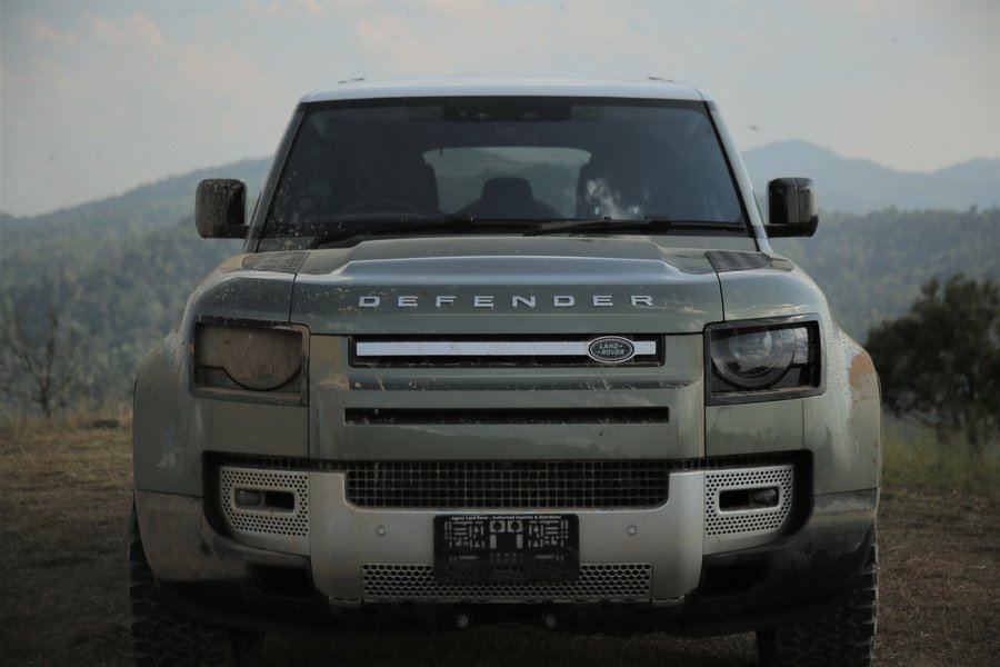 New Land Rover Defender Plug-In Hybrid 2