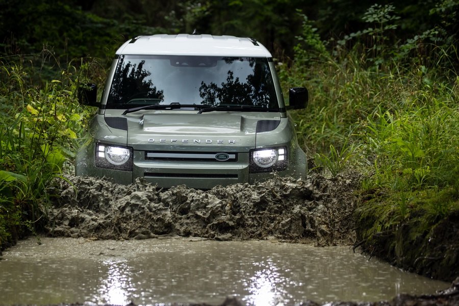 New Land Rover Defender Plug-In Hybrid 4