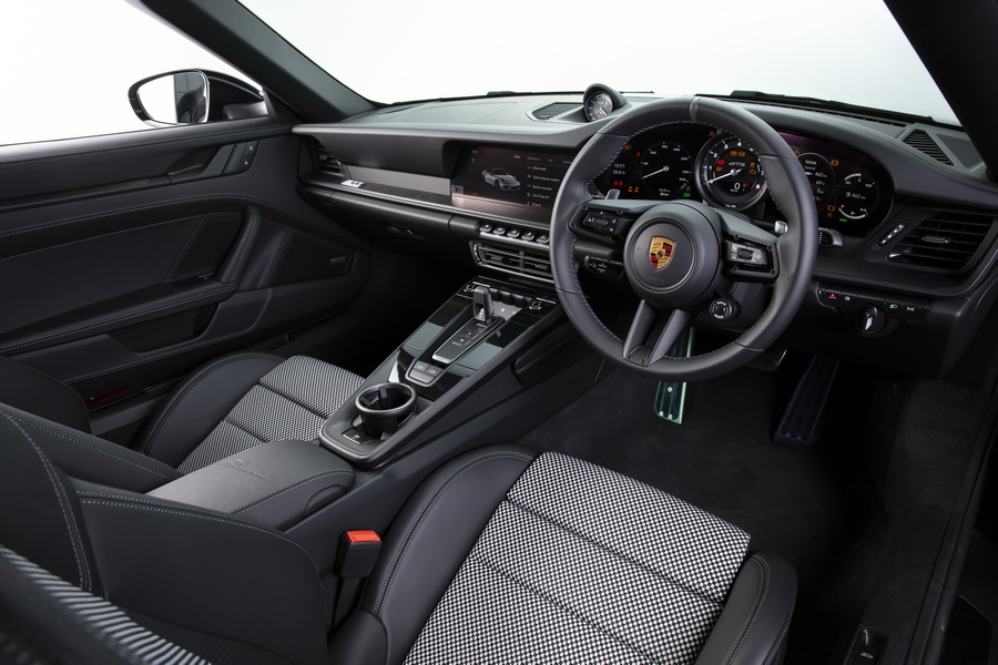 911 Targa 4 GTS 12