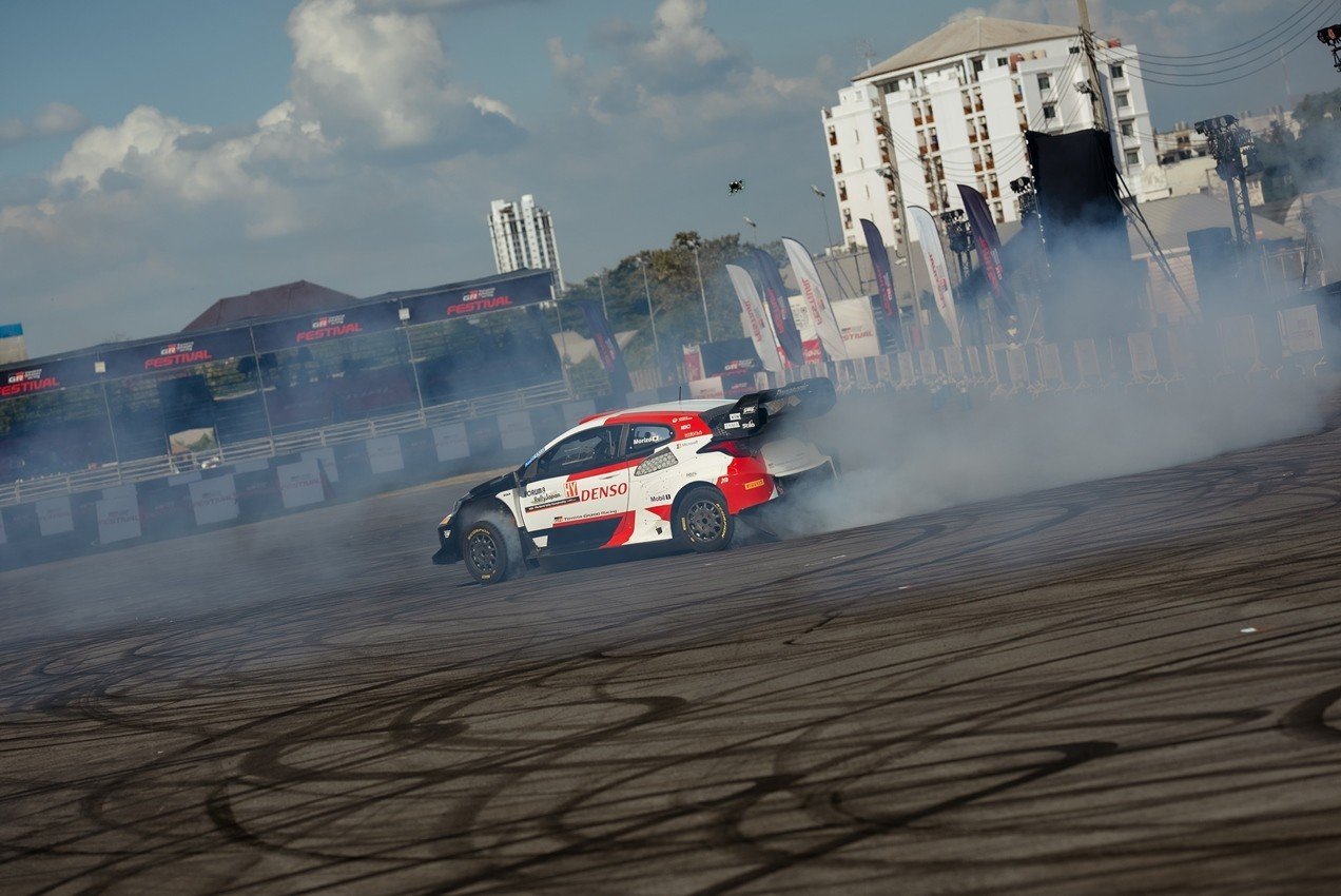 โตโยต้า มอเตอร์  6