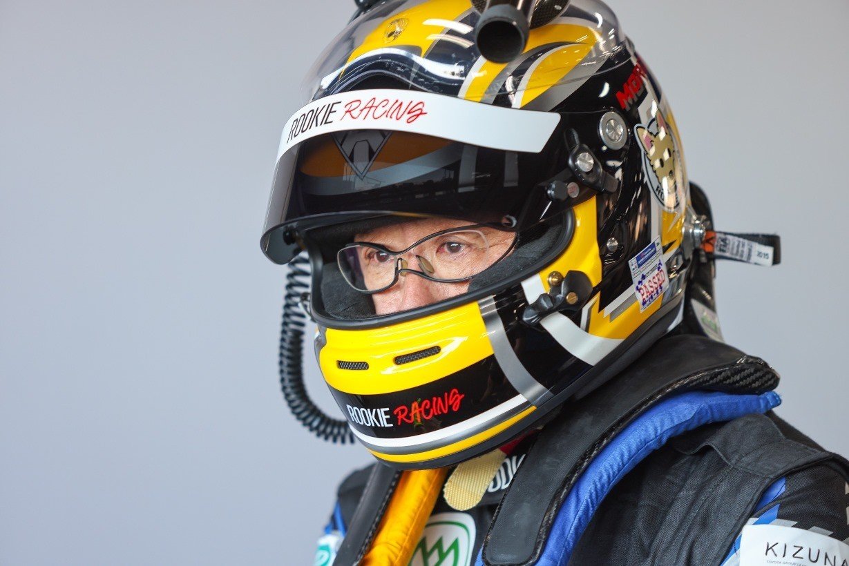 โตโยต้า มอเตอร์  12