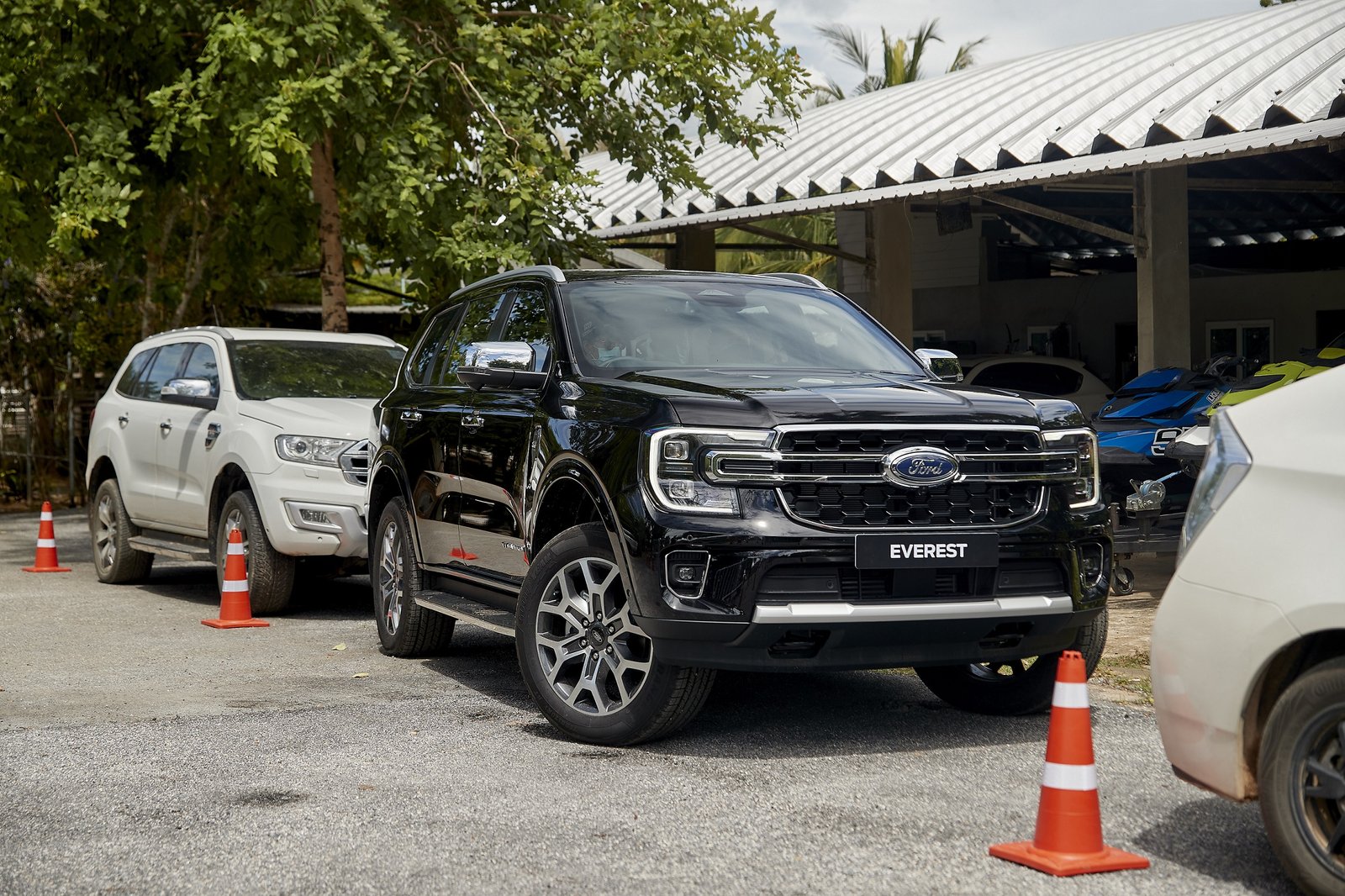 ฟอร์ด เอเวอเรสต์  6