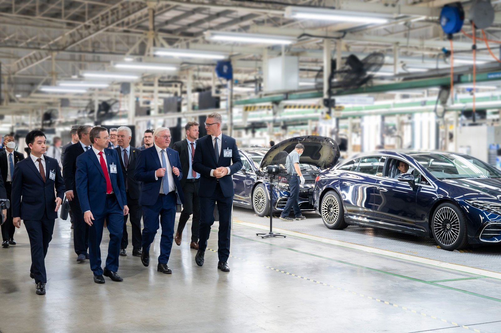 เมอร์เซเดส-เบนซ์ 2