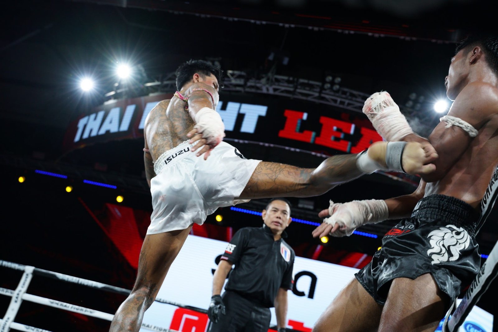 อีซูซุ 6