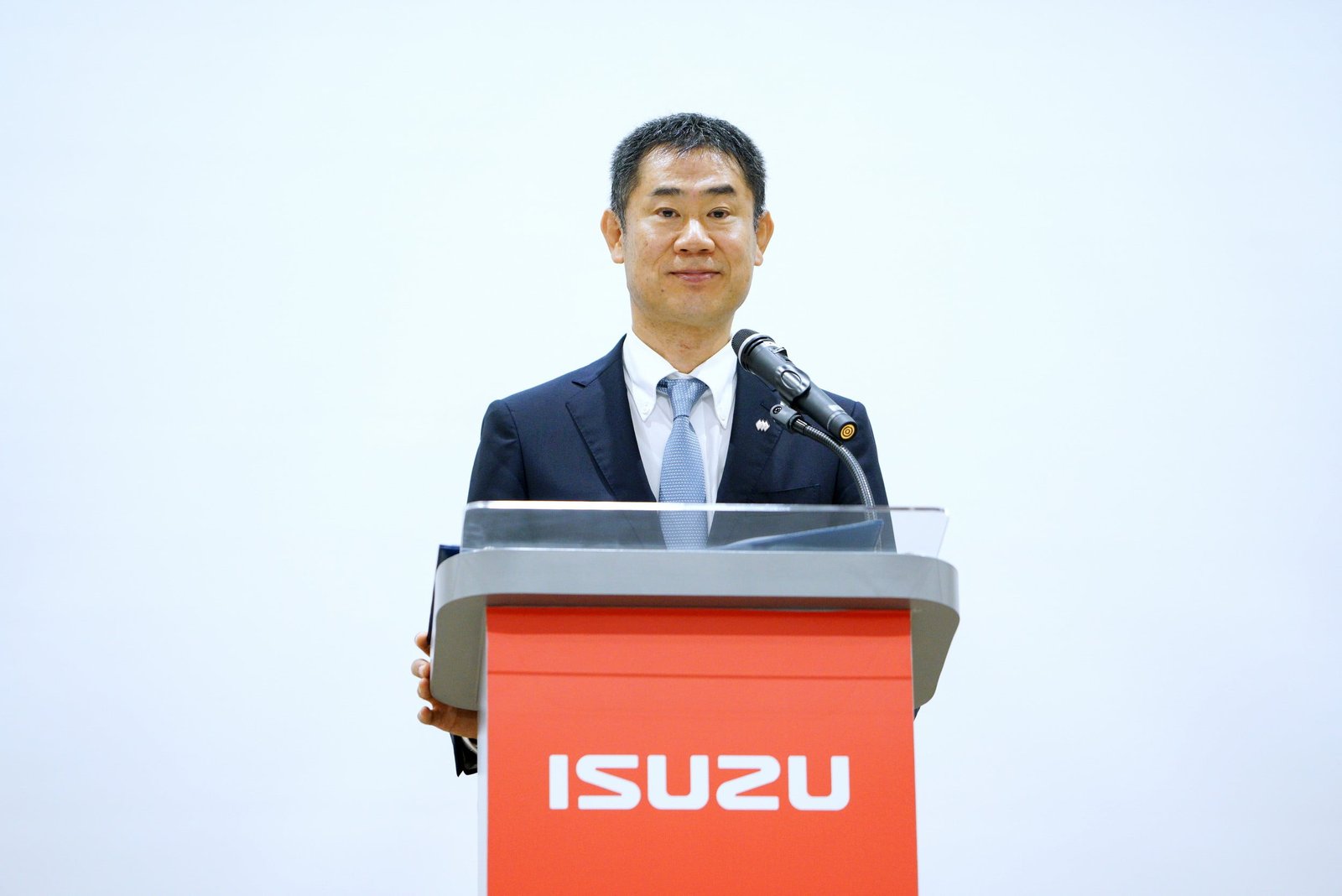 อีซูซุ  2