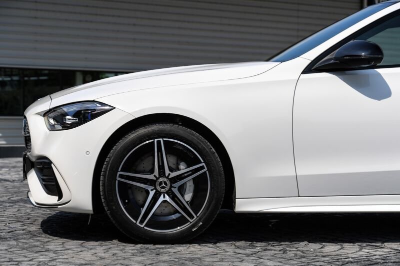 Mercedes-Benz รุ่น C 350 e AMG Dynamic 2