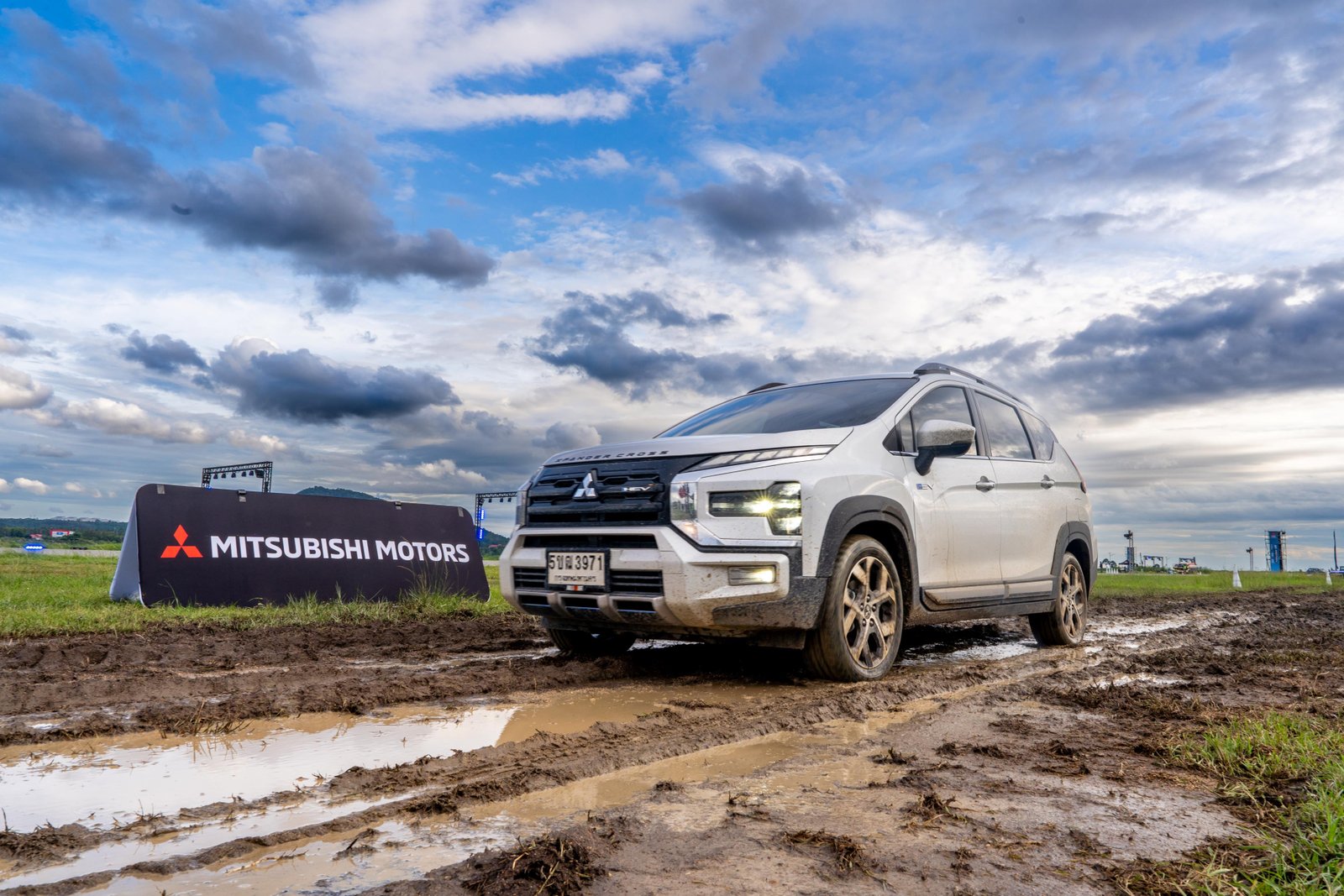 Mitsubishi e:MOTION VERSE  5