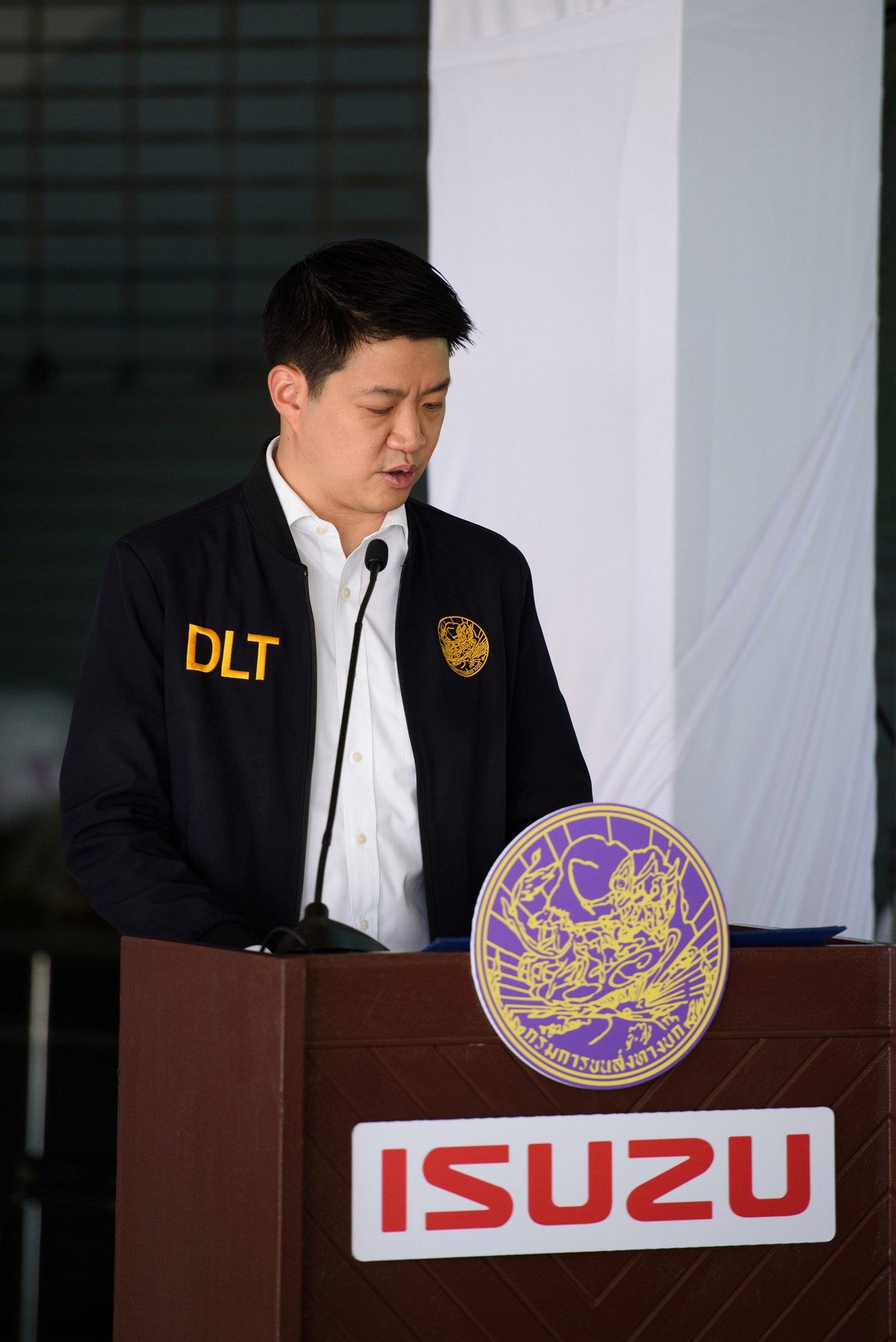 อีซูซุ 6