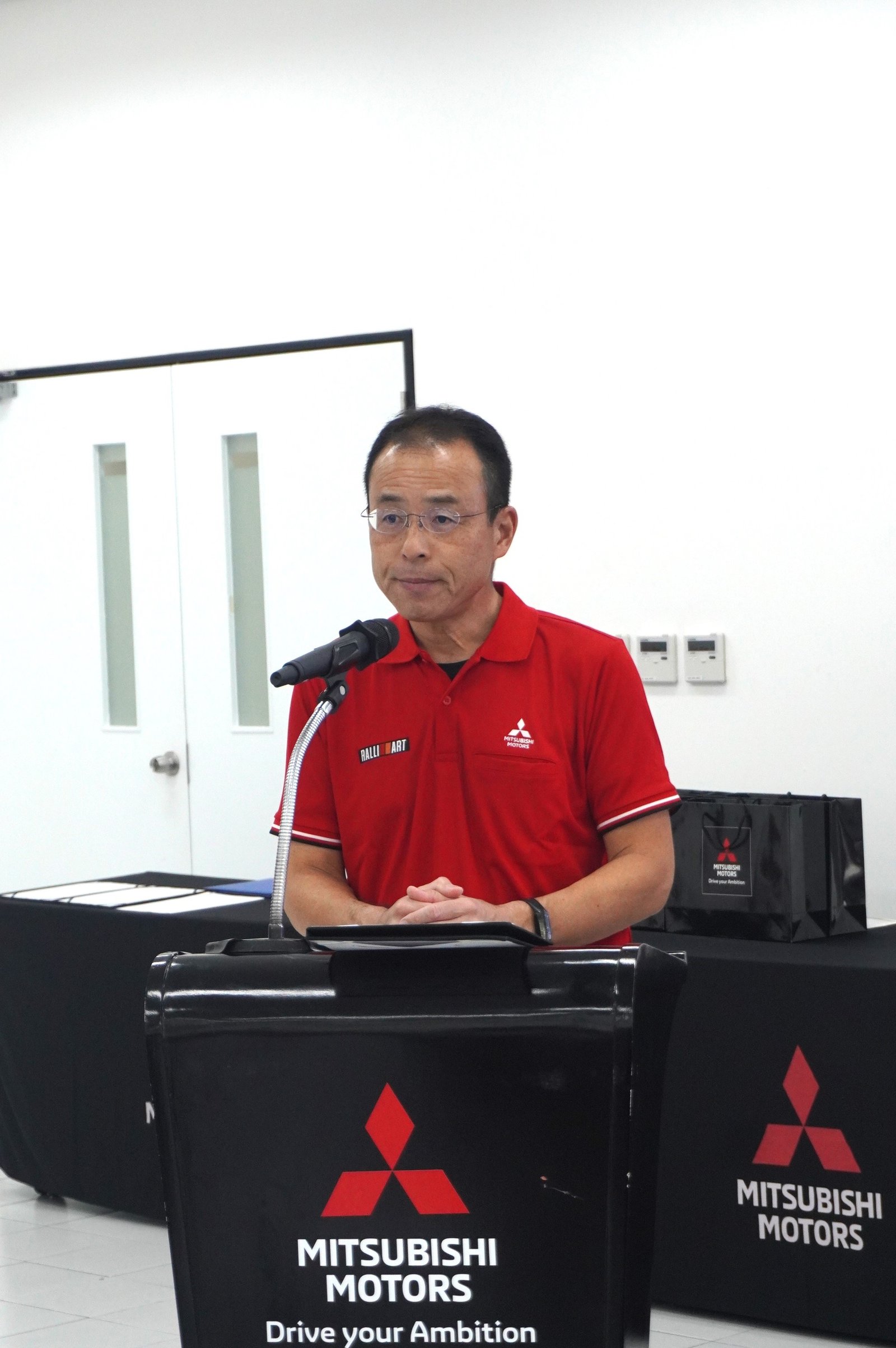 มิตซูบิชิ 4