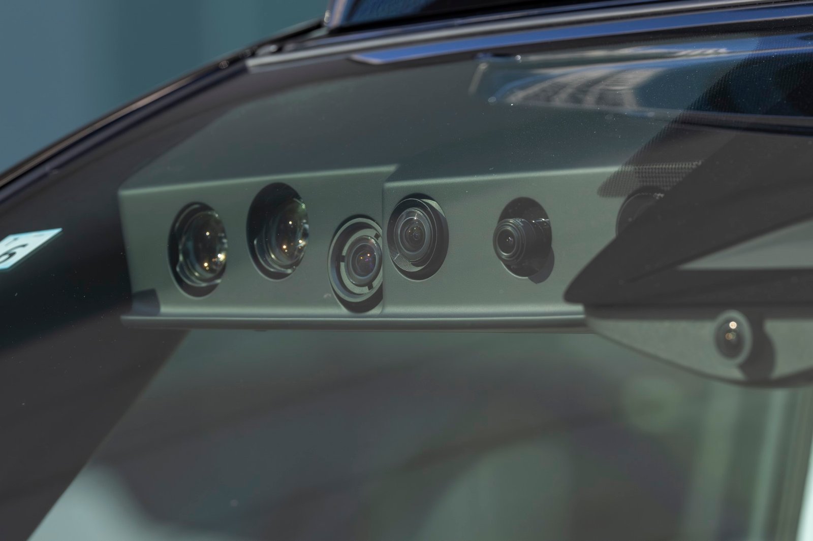 นิสสัน 8