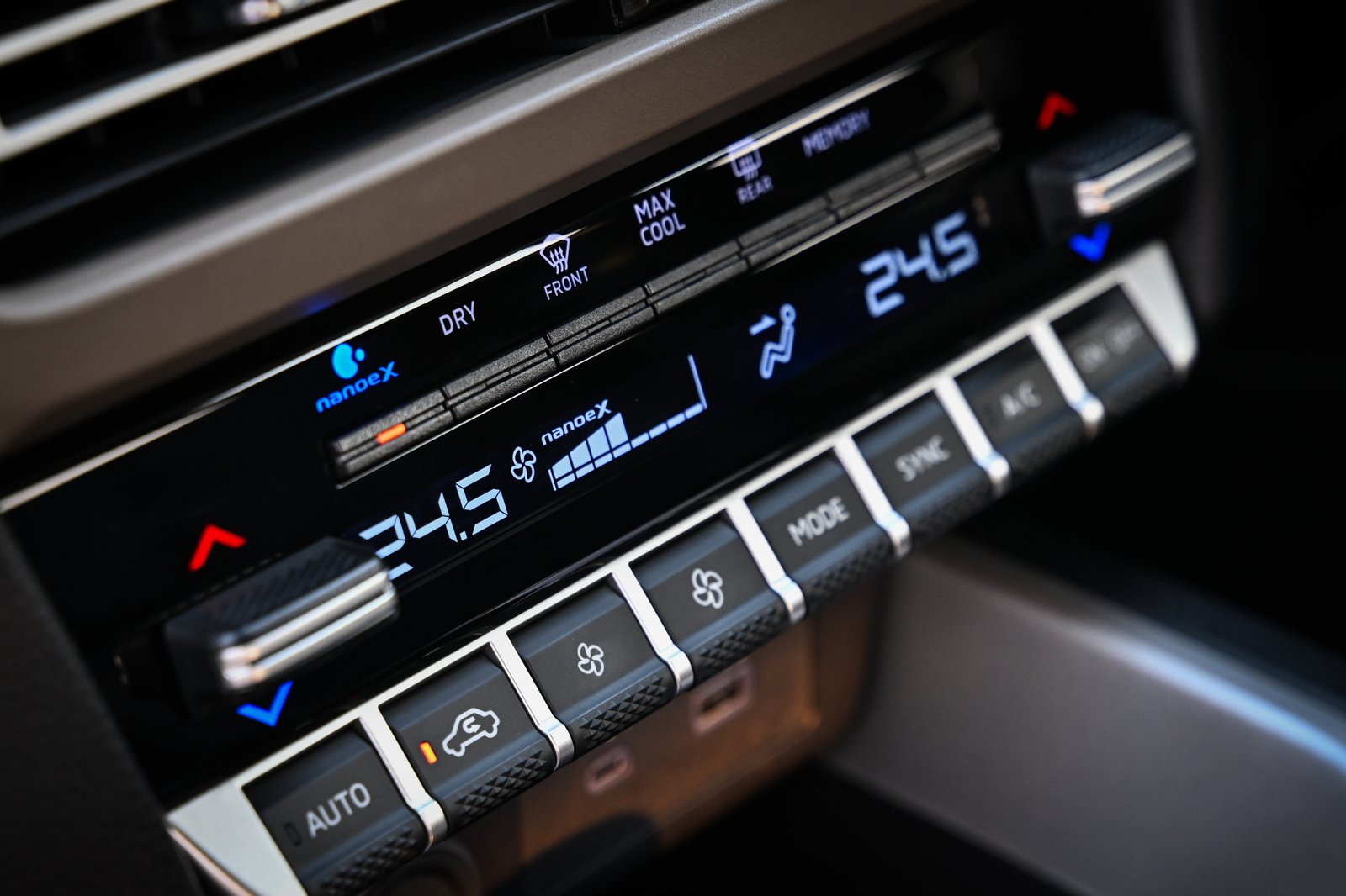 Mitsubishi X Force 9