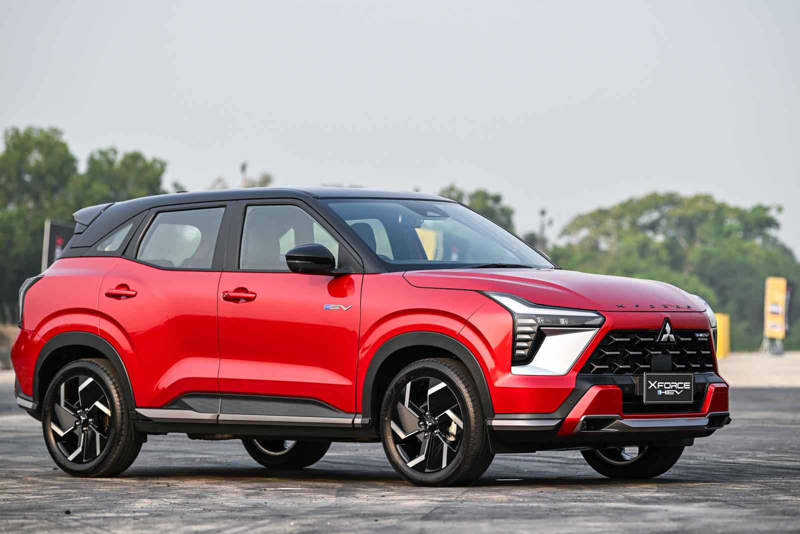 Mitsubishi X Force 2