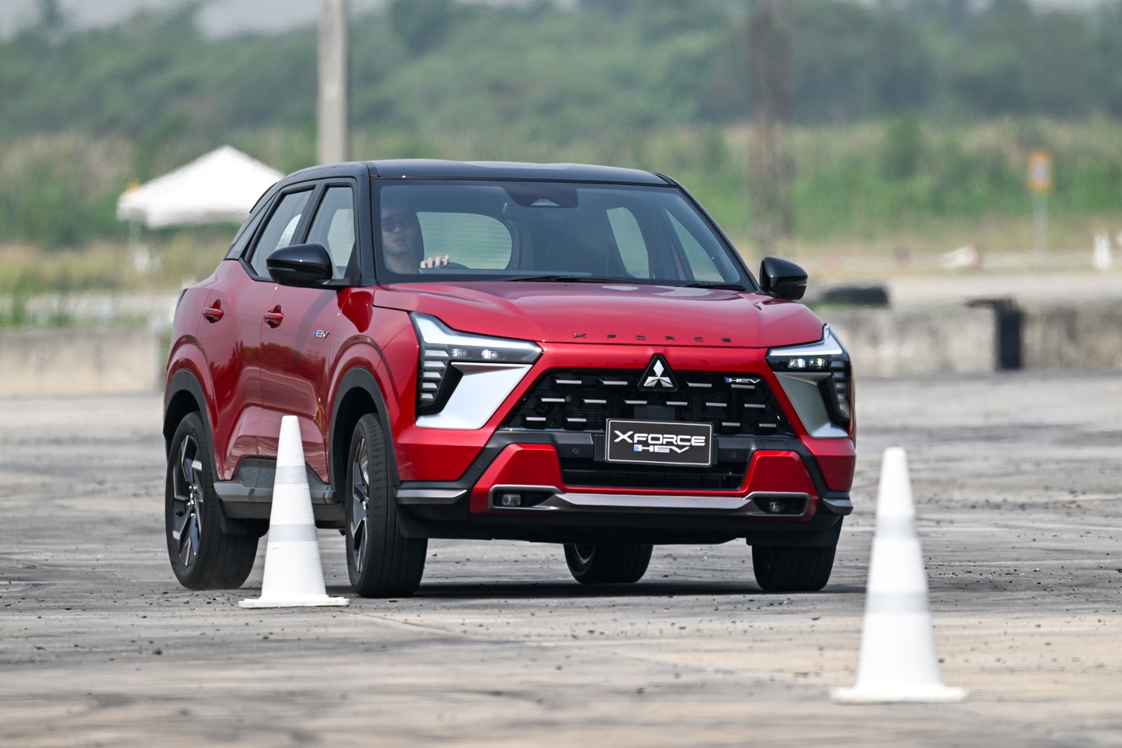 Mitsubishi X Force  16