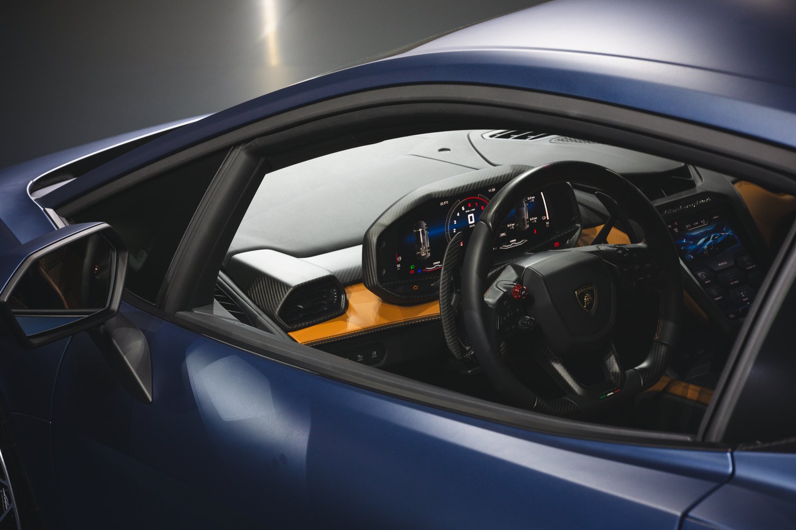 https://autoworldthailand.com/wp-content/uploads/2025/06/Lamborghini-Temerario-Launch-in-Bangkok-6.jpg