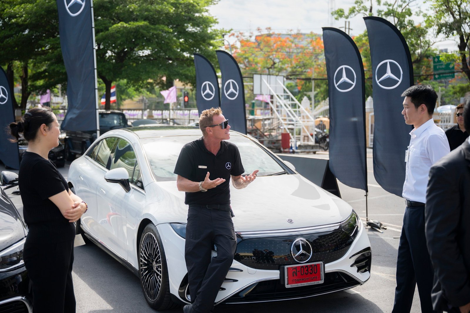 https://autoworldthailand.com/wp-content/uploads/2025/06/Mercedes-Benz_2.jpg