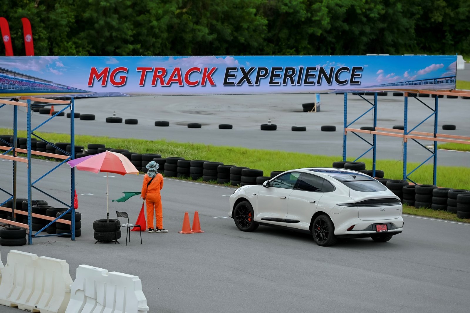 MG Track Experience 2