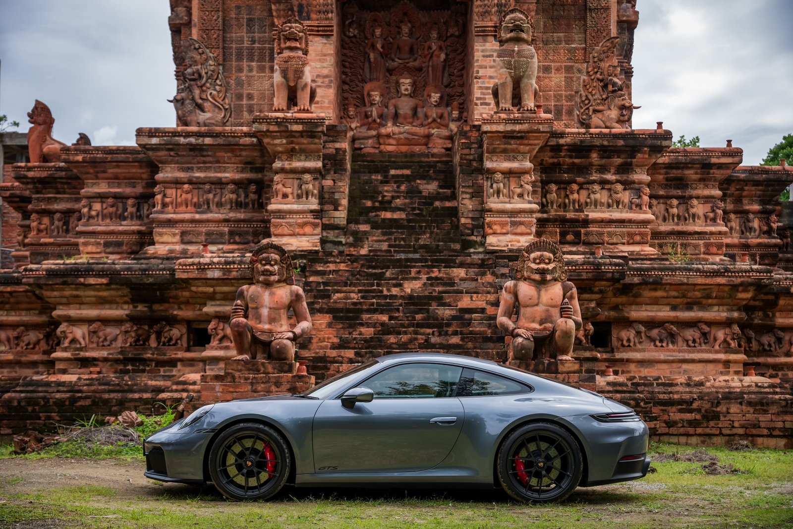 ปอร์เช่ 911 GTS T-Hybrid” 6