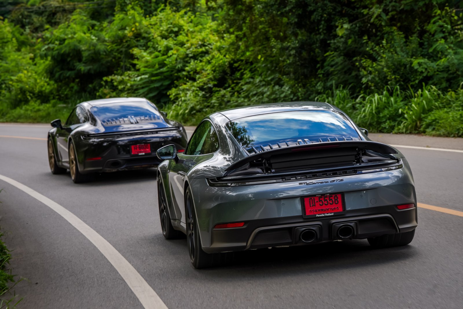 ปอร์เช่ 911 GTS T-Hybrid” 2