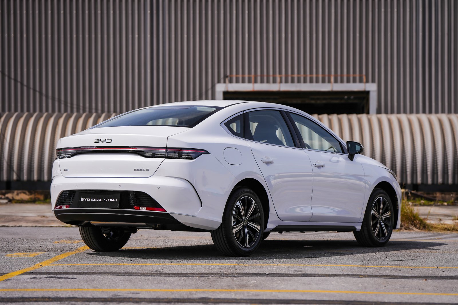 BYD Seal5 DM-I Super Hybrid 4