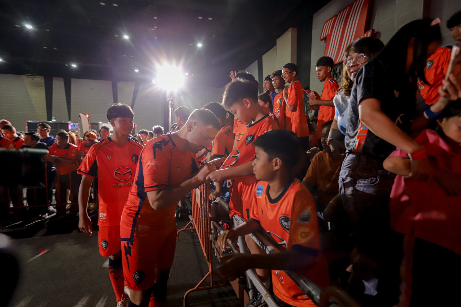 มาสด้า 6