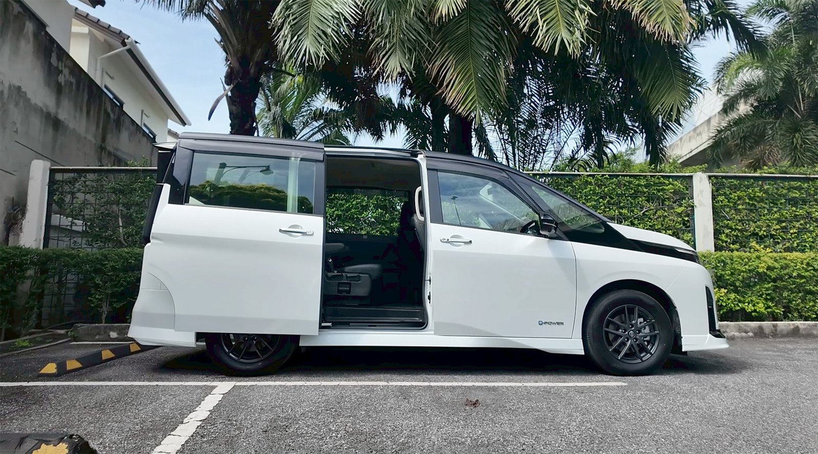 Nissan Serena e-Power 3
