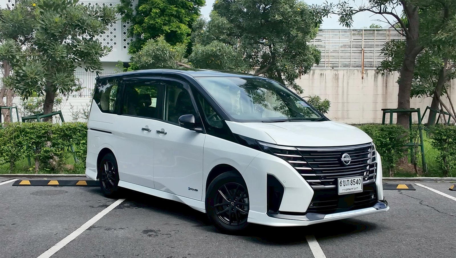 Nissan Serena e-Power 2