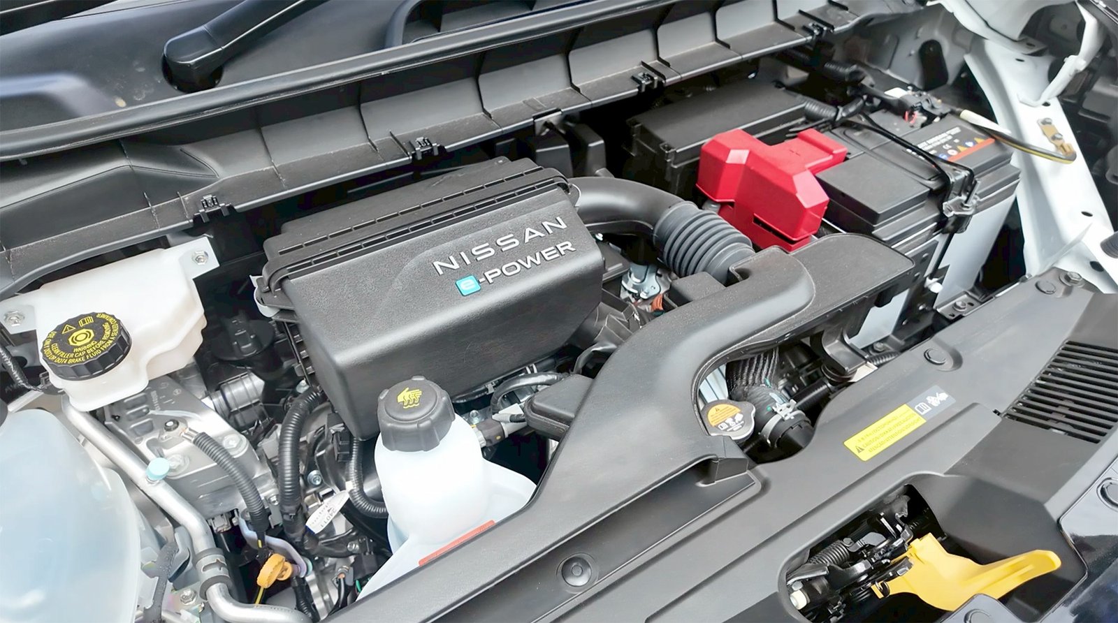 Nissan Serena e-Power 5