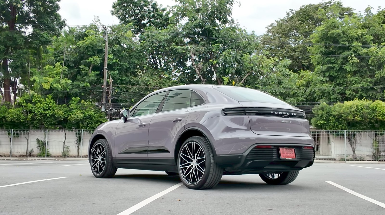 Porsche Macan 4  3