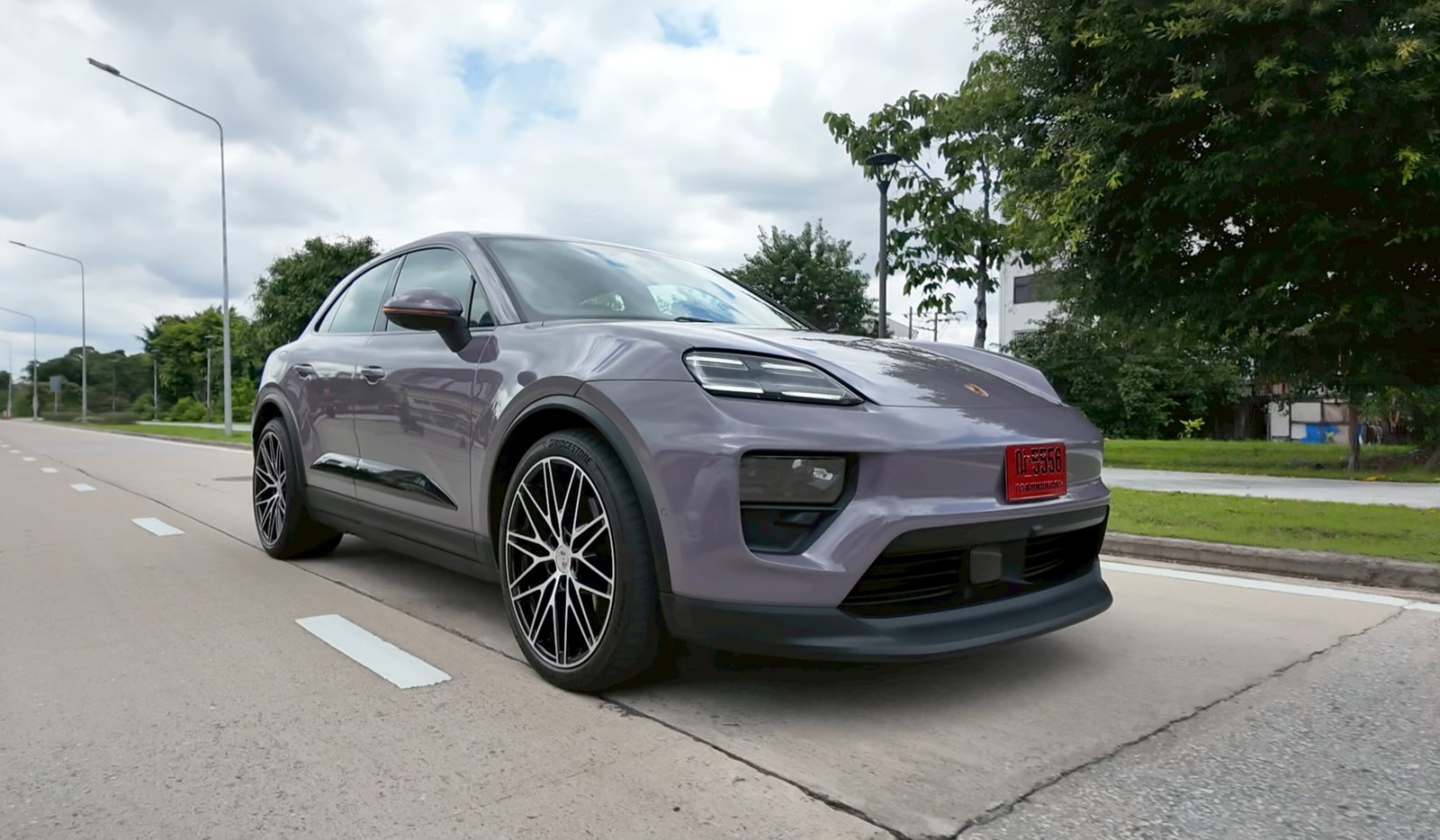 Porsche Macan 4  6