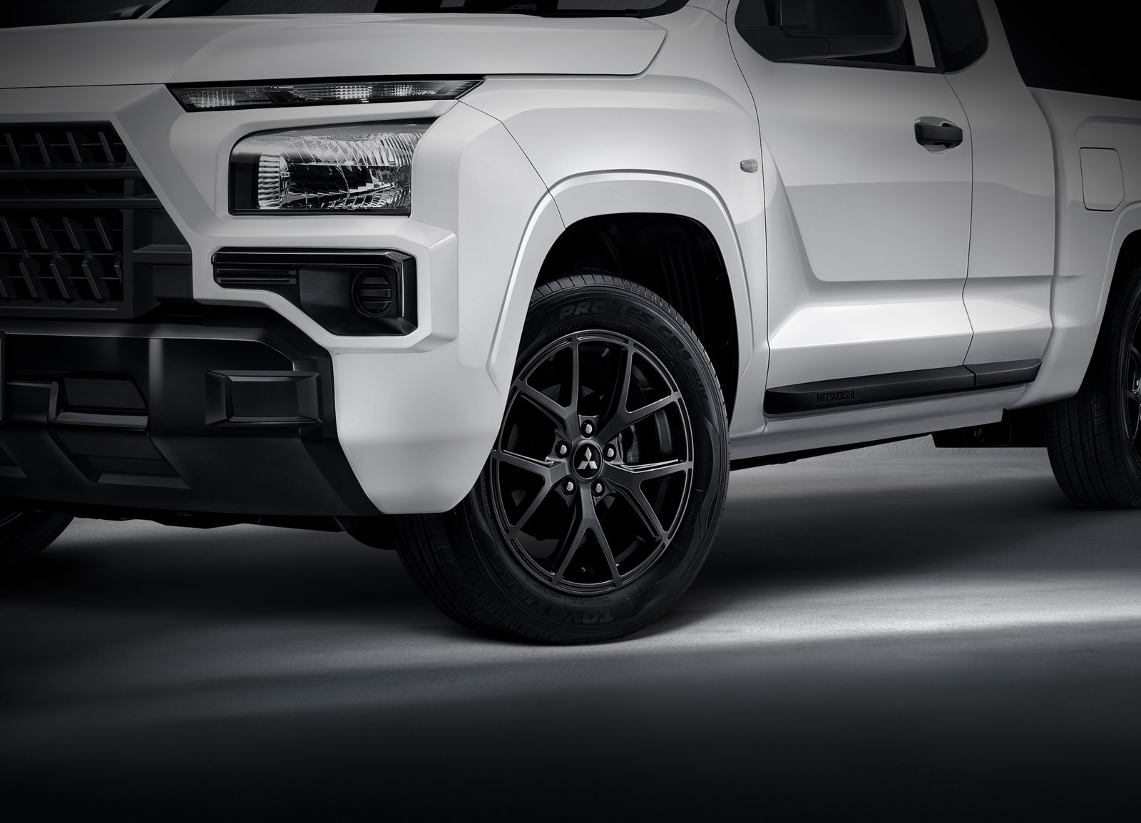 มิตซูบิชิ 9