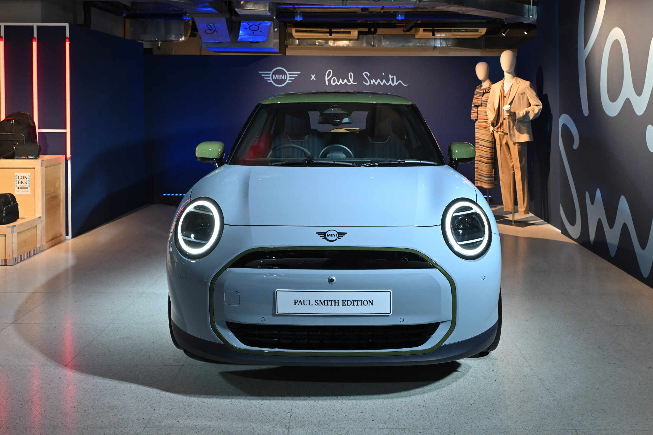 มินิ ประเทศไทย 4