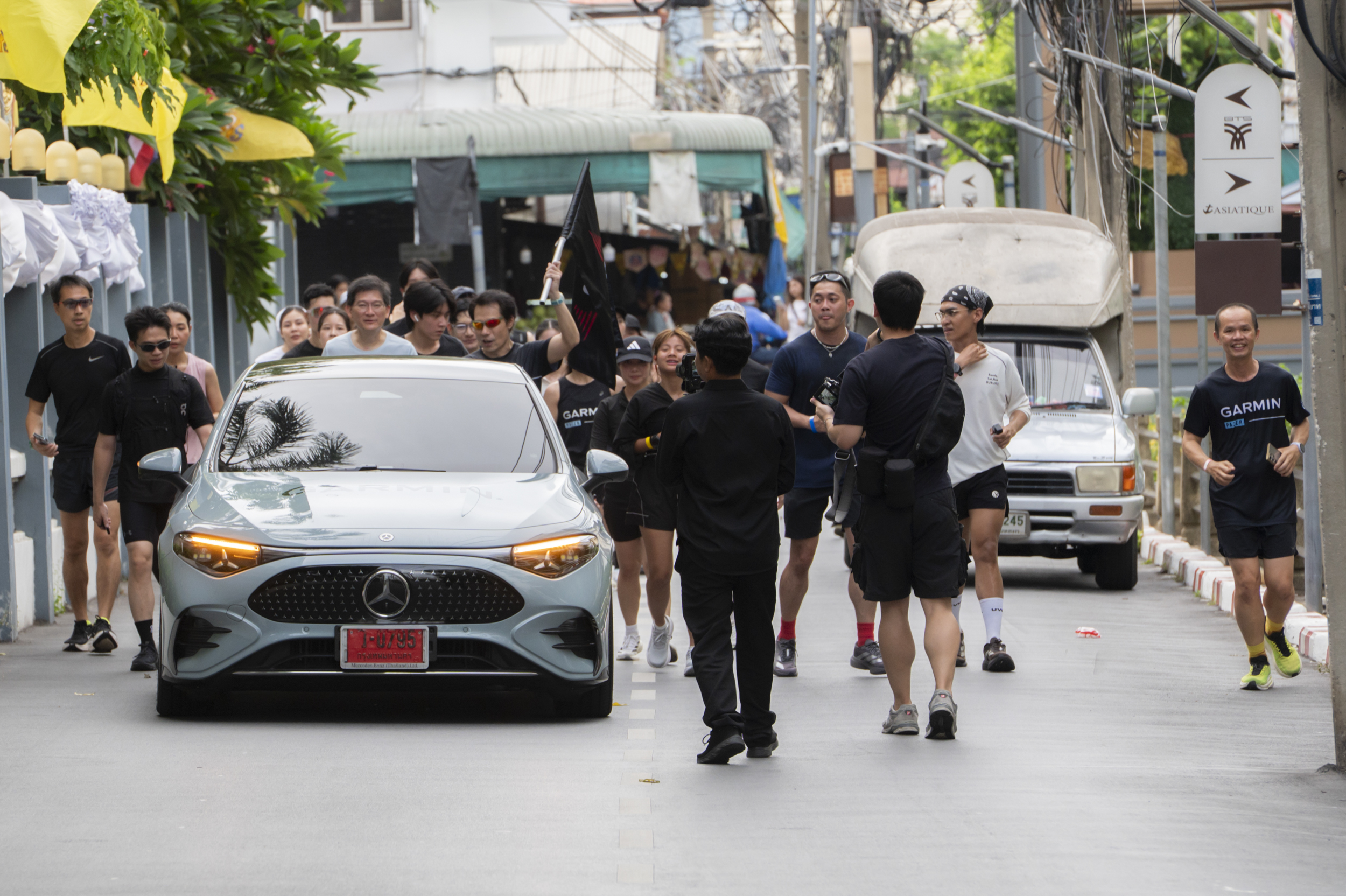 เมอร์เซเดส-เบนซ์ 8