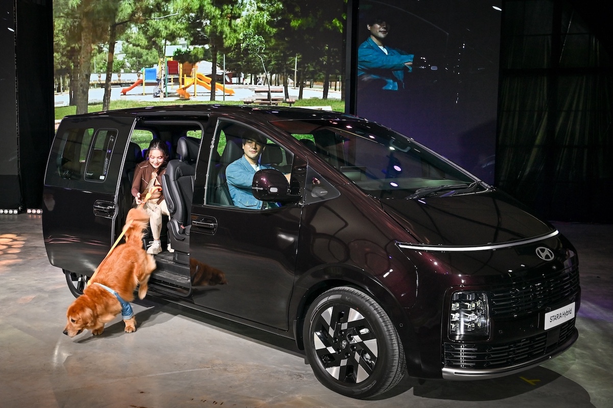 Hyundai Staria Hybrid 5