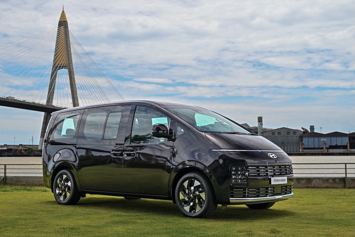 Hyundai Staria Hybrid 3