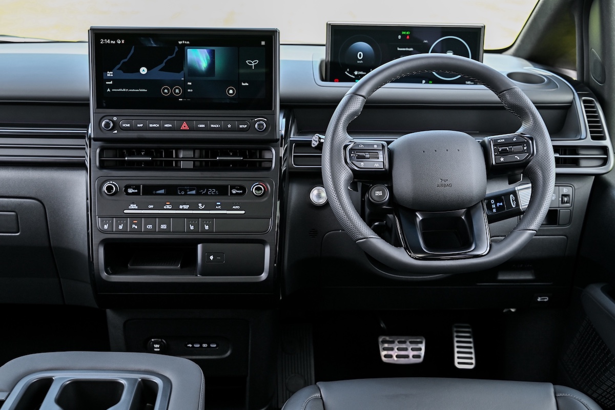 Hyundai Staria Hybrid 6