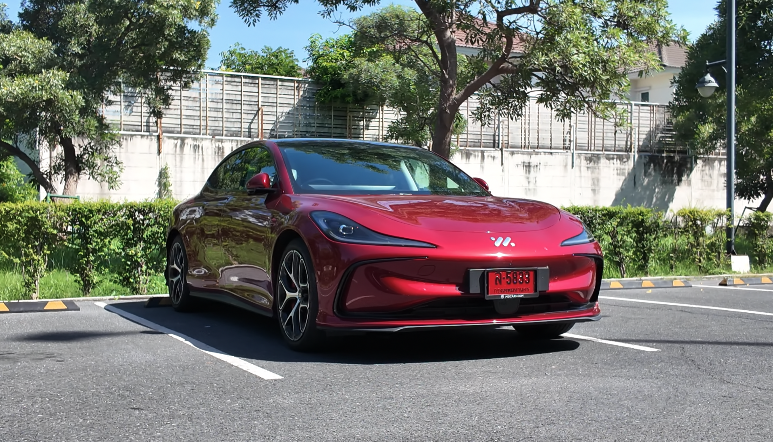 New MG IM5 2