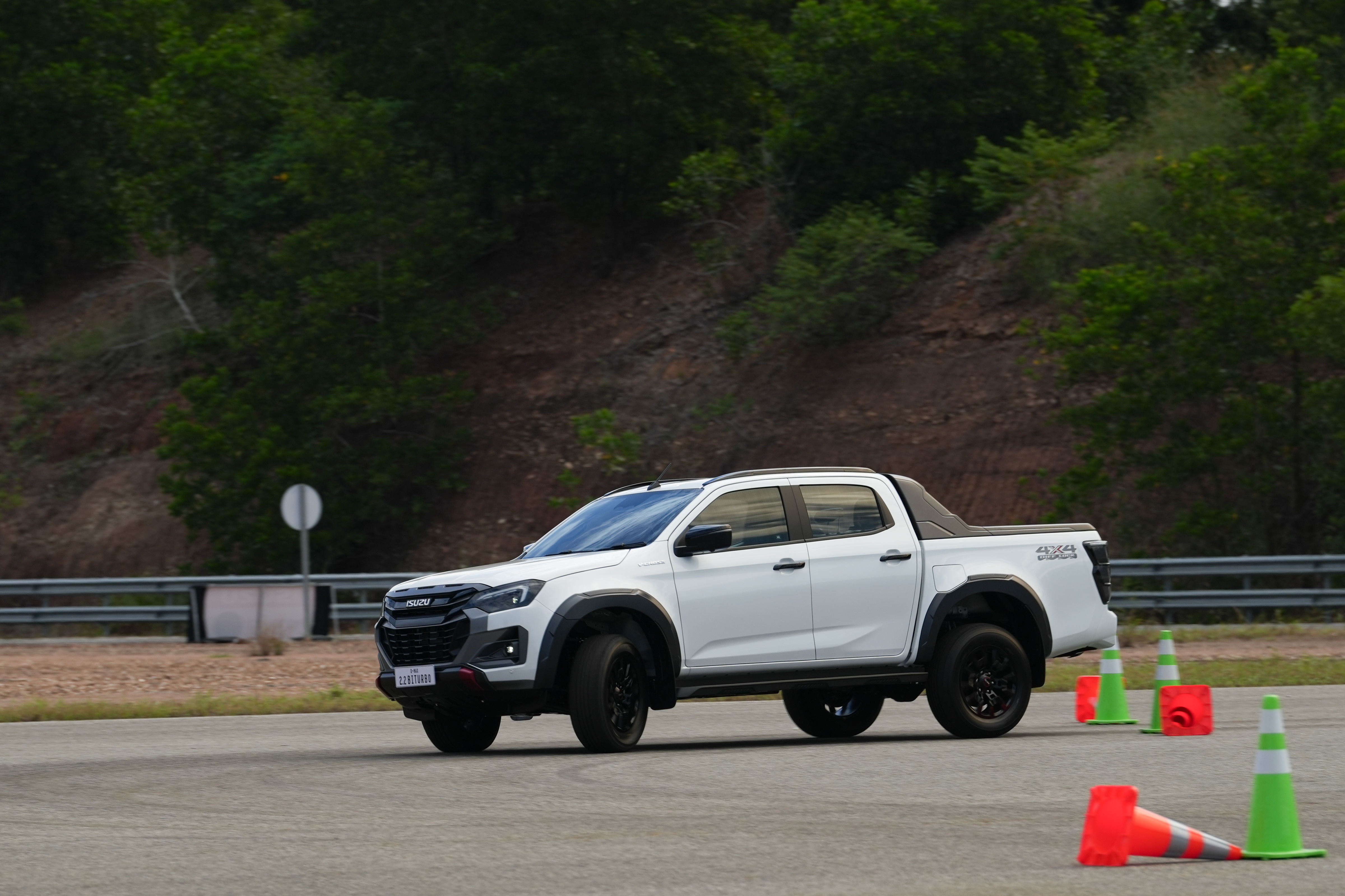 ISUZU 2.2 Ddi MAXFORCE Biturbo  5