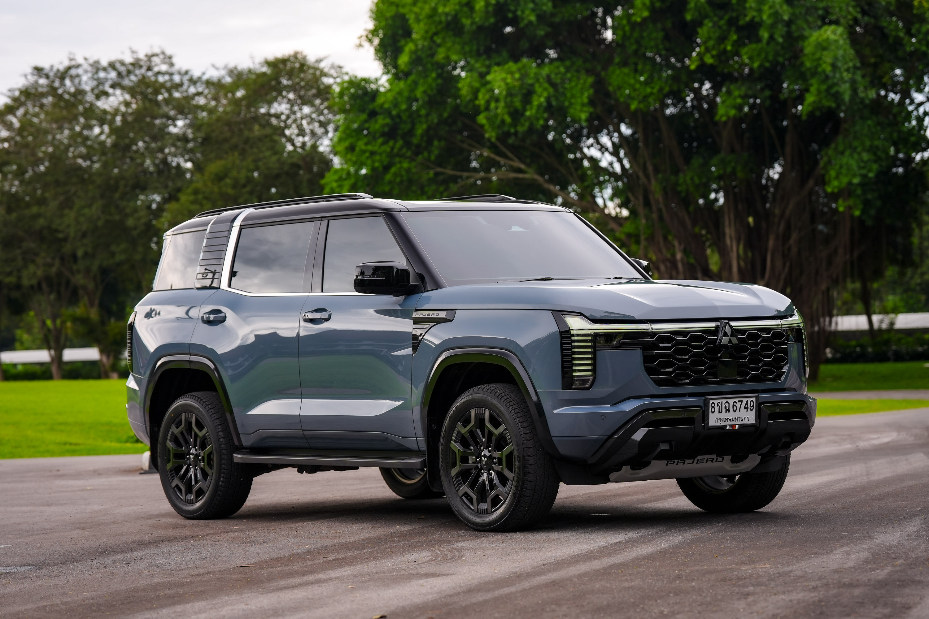 All New Mitsubishi Pajero 8